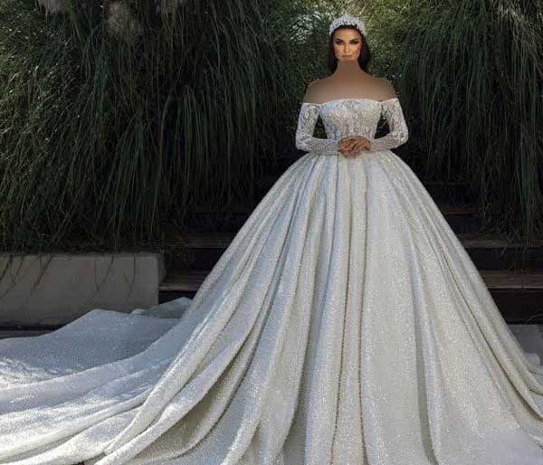لباس عروس دنباله‌ دار پرنسسی