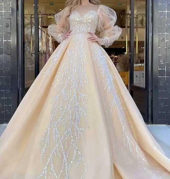لباس عروس دنباله‌ دار پرنسسی